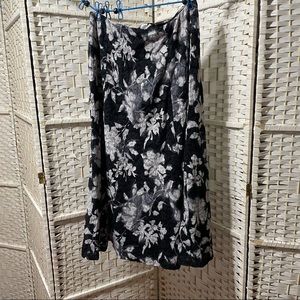 Skirt by Jones New York size L